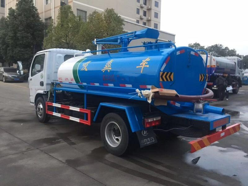 灑水車(chē) 城市環(huán)境的守護(hù)者