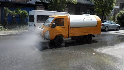 全封閉電動灑水車